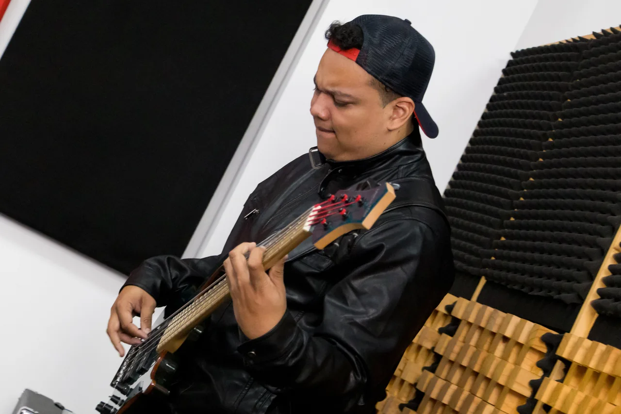 Guitarrista de WayBack en vivo